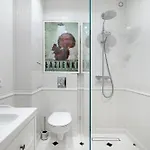 Ruby House Center Apartment *