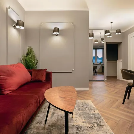 Ruby House Center * Warschau