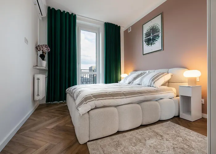 Ruby House Center Warsaw